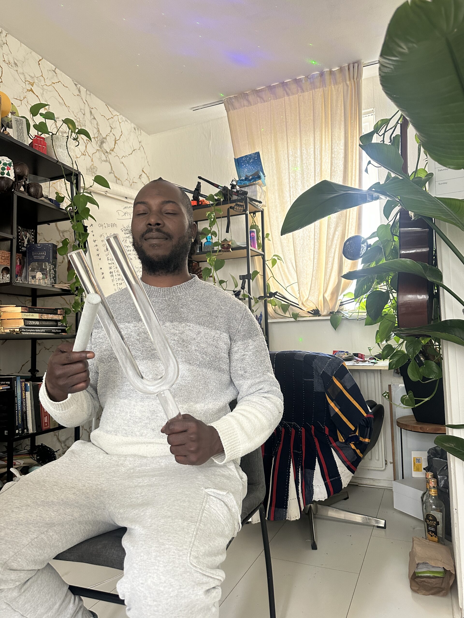 Crystal Healing Tuning Fork (Transparent) – Activate Energy, Balance Frequencies & Deep Relaxation - Image 4