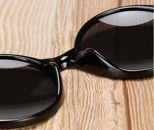 Handmade Bamboo Wood Sunglasses - Image 5